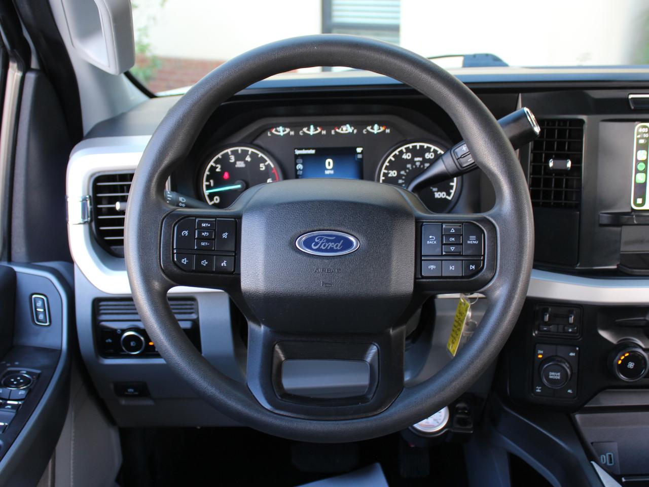 Ford F-250 SD XLT Crew Cab Long Bed 4WD 2023
