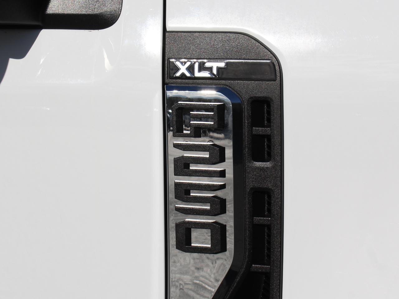 Ford F-250 SD XLT Crew Cab Long Bed 4WD 2023