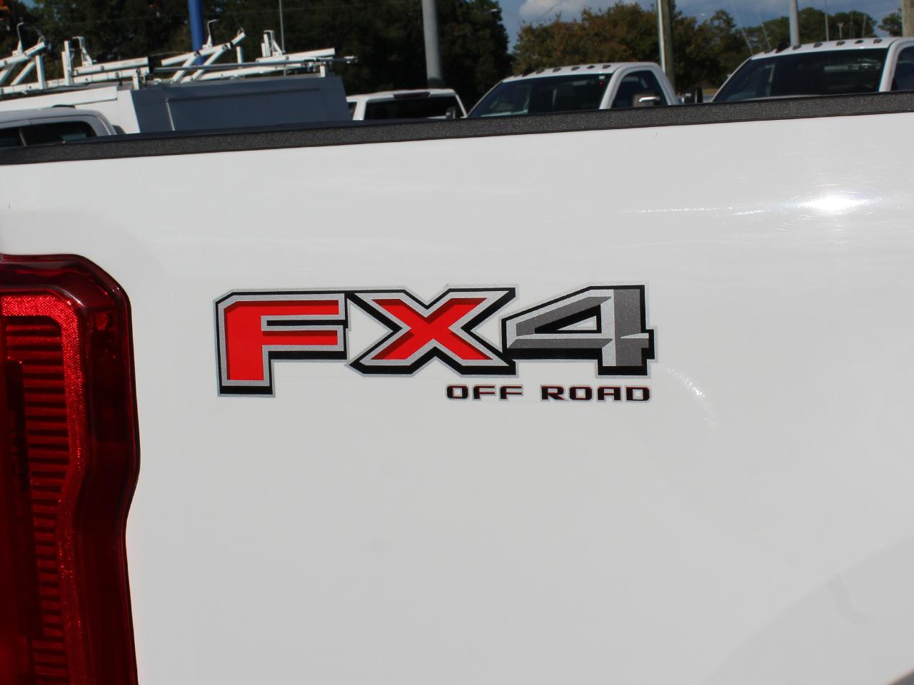 Ford F-250 SD XLT Crew Cab Long Bed 4WD 2023