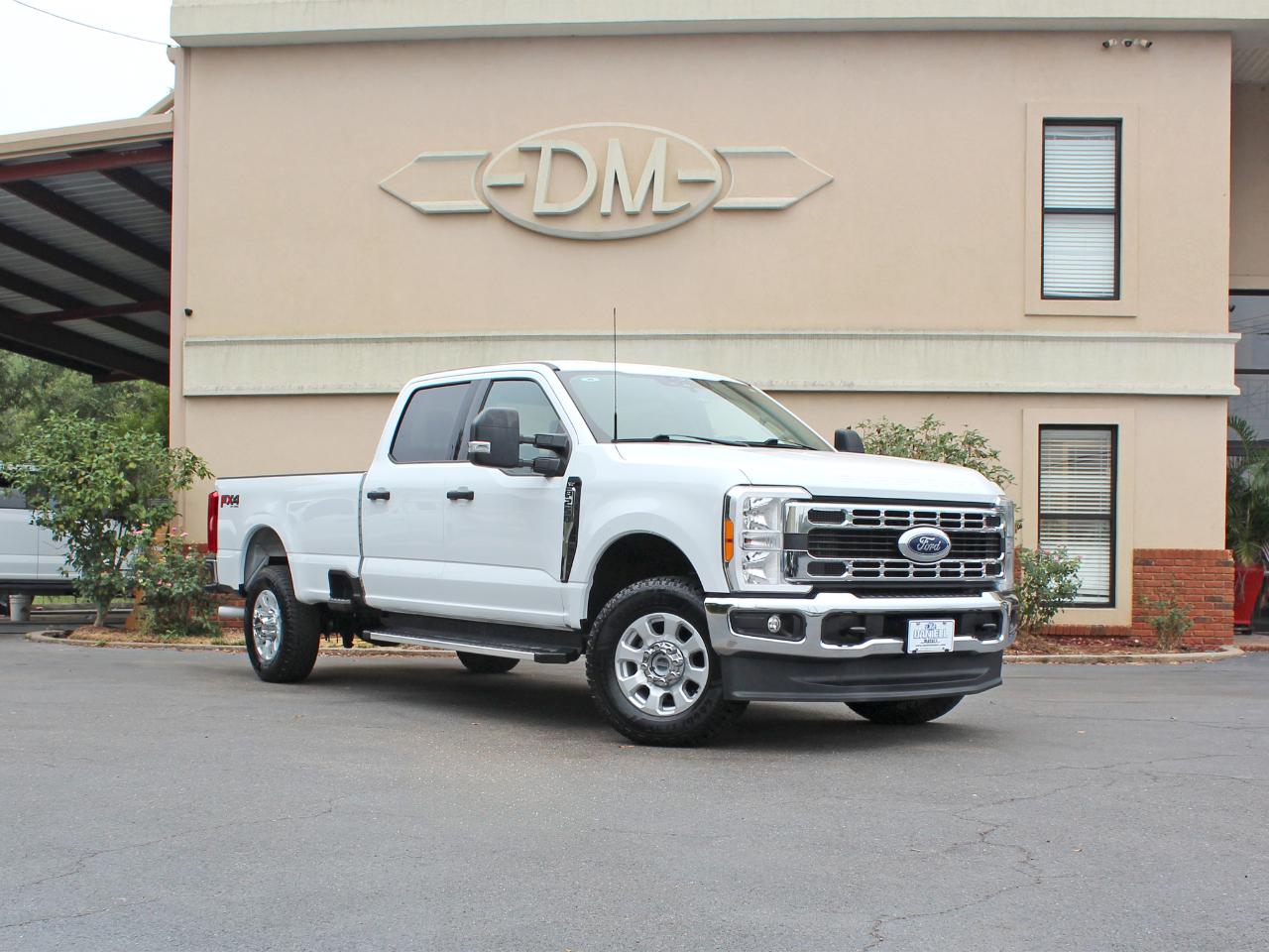 Ford F-250 SD XLT Crew Cab Long Bed 4WD 2023