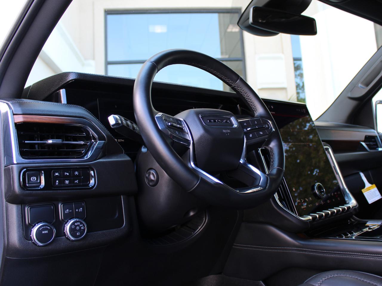 GMC Yukon Denali 2WD 2025