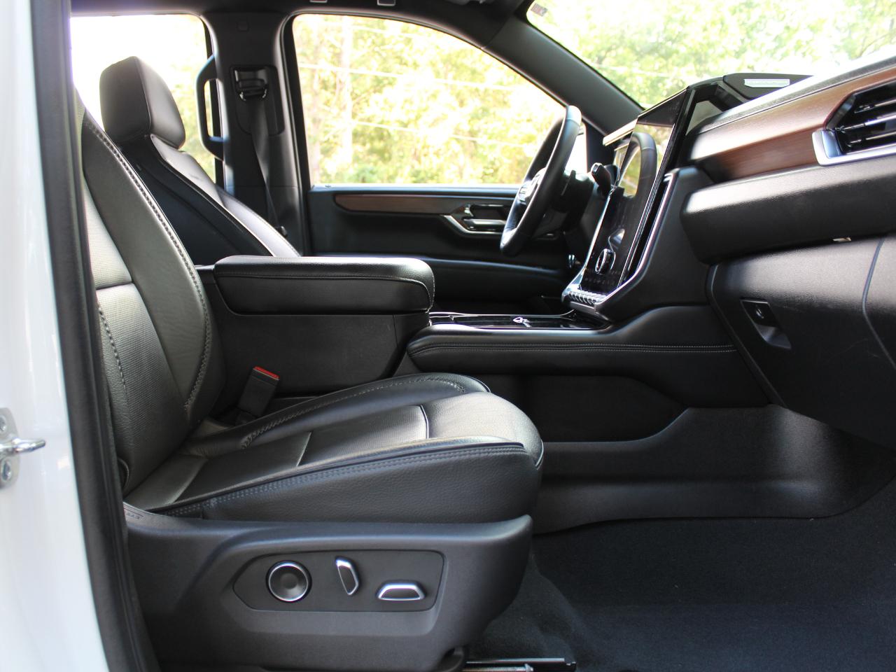 GMC Yukon Denali 2WD 2025