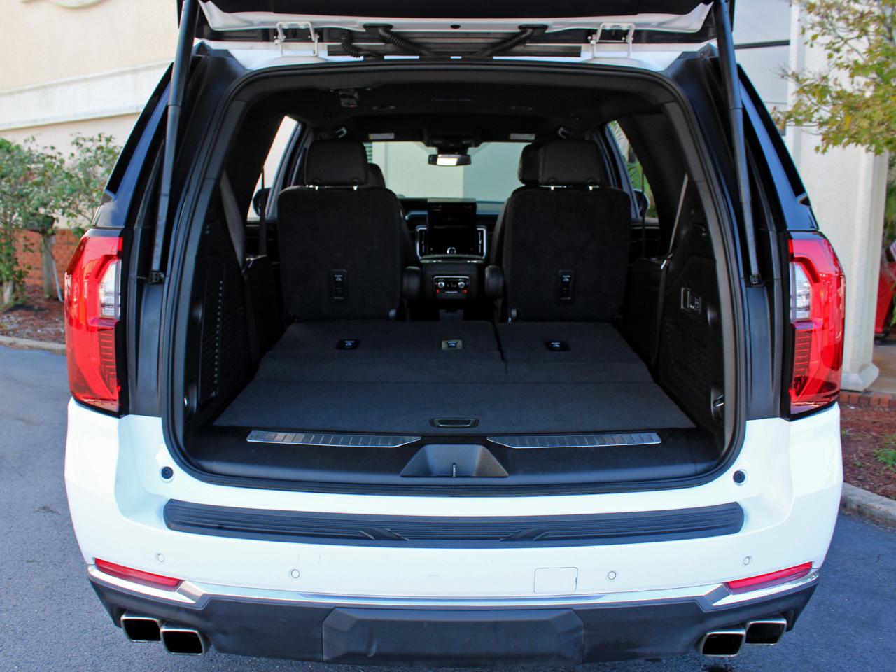 GMC Yukon Denali 2WD 2025