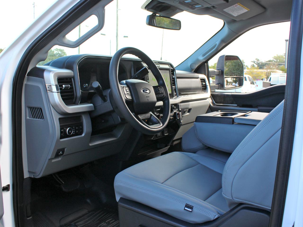 Ford F-250 SD XLT Crew Cab Long Bed 4WD 2025
