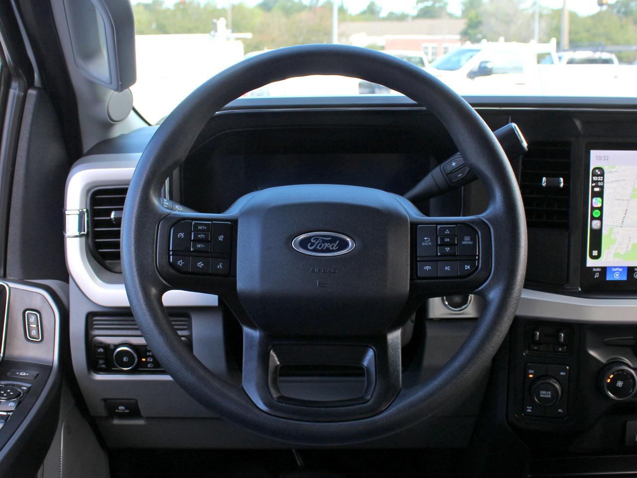 Ford F-250 SD XLT Crew Cab Long Bed 4WD 2025