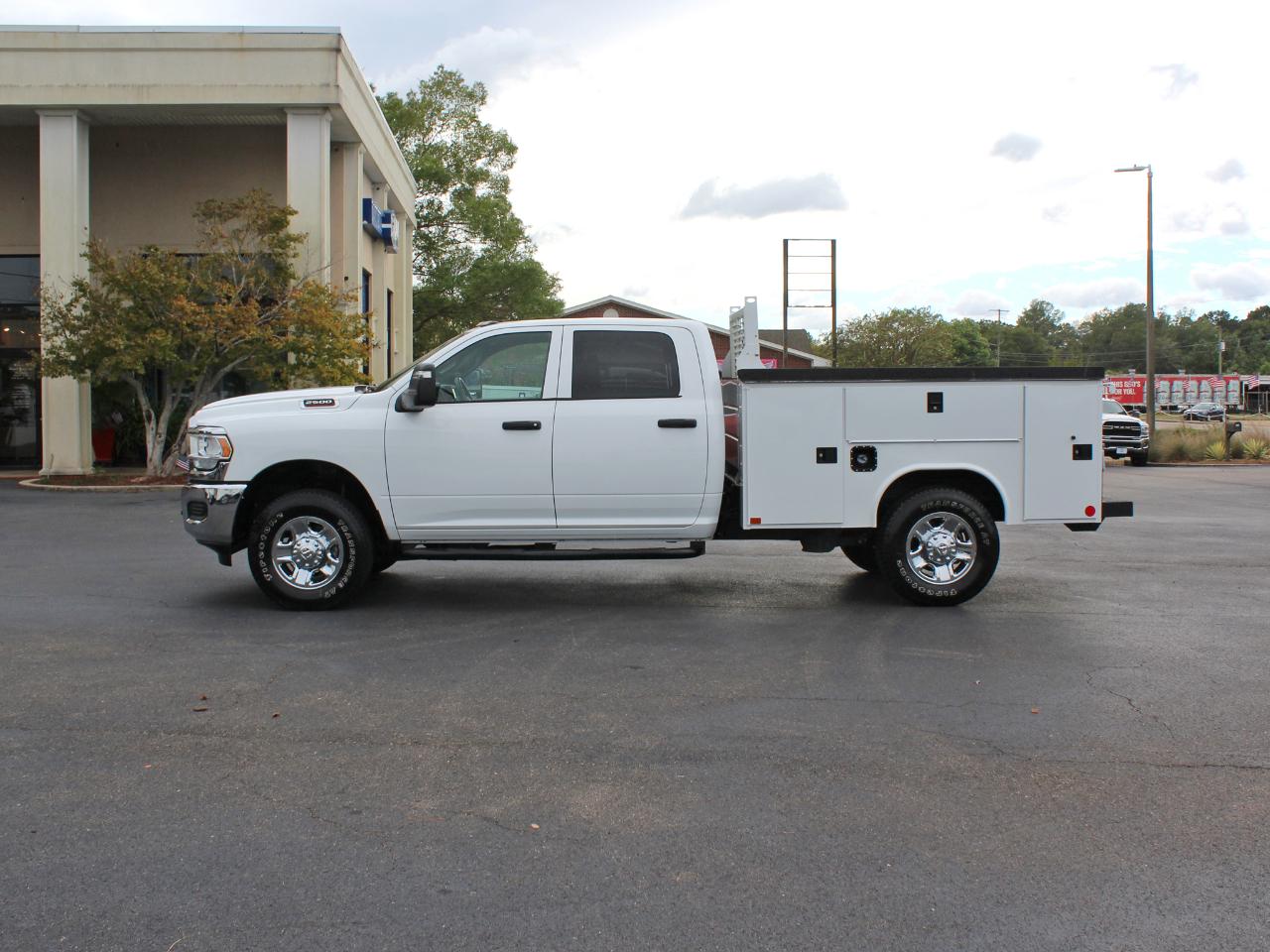 RAM 2500 Tradesman Crew Cab LWB 4WD 2023