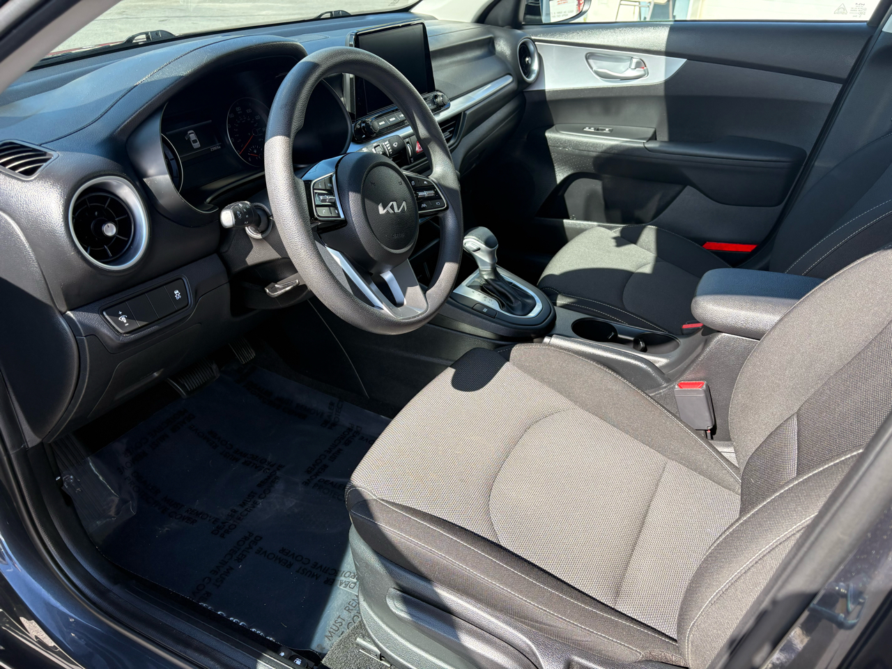 2023 Kia Forte LXS photo 7