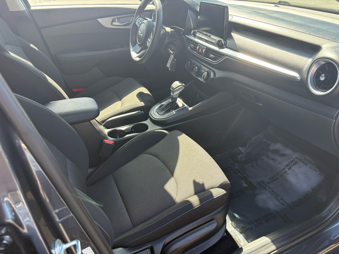2023 Kia Forte LXS photo 9