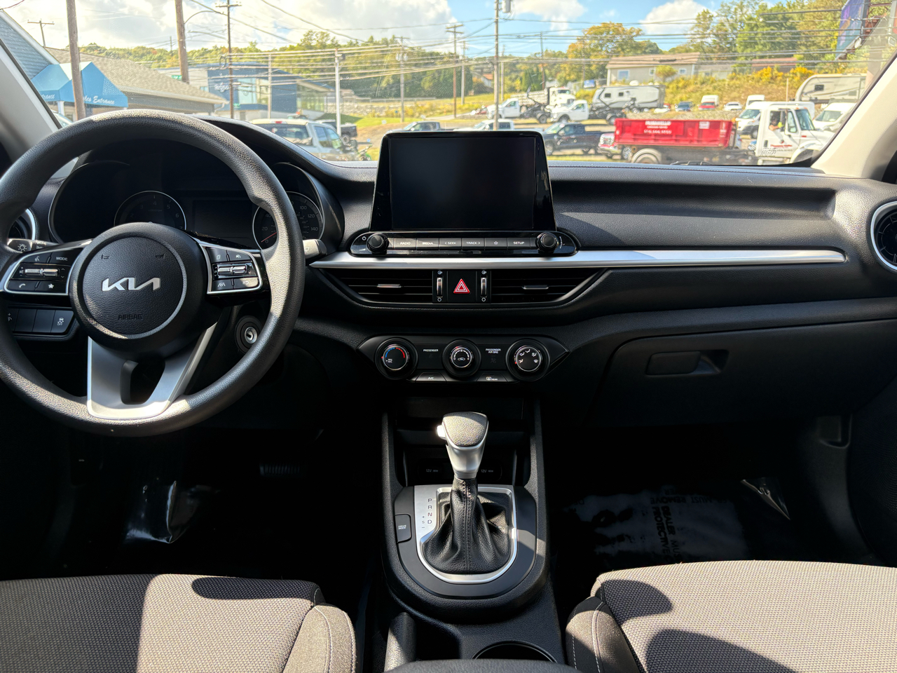 2023 Kia Forte LXS photo 17
