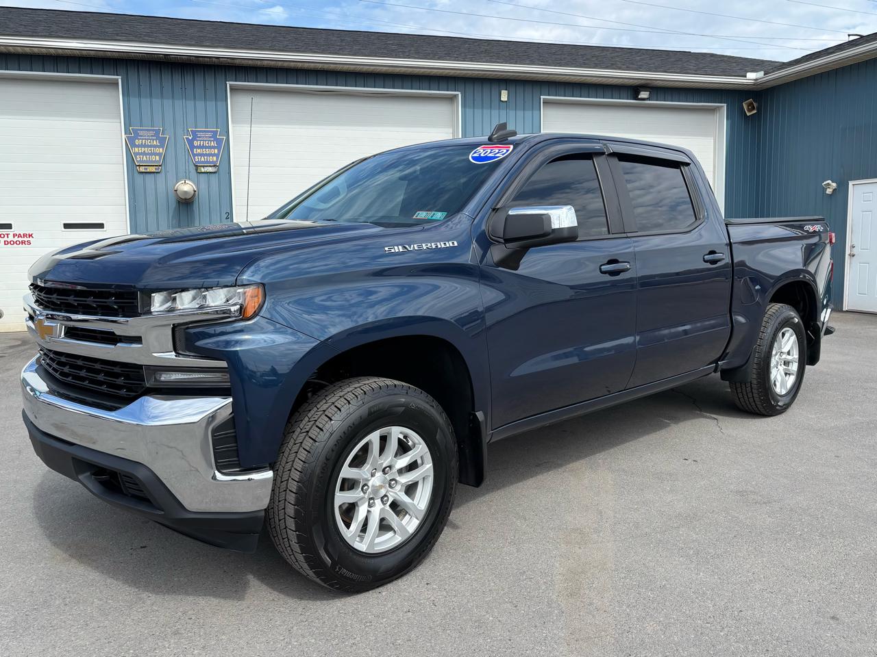 2022 Chevrolet Silverado 1500 LTD 4WD Crew Cab 147" LT