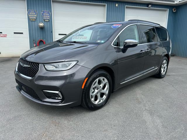 Gray 2023 Chrysler Pacifica Minivan Front-Wheel Drive Automatic