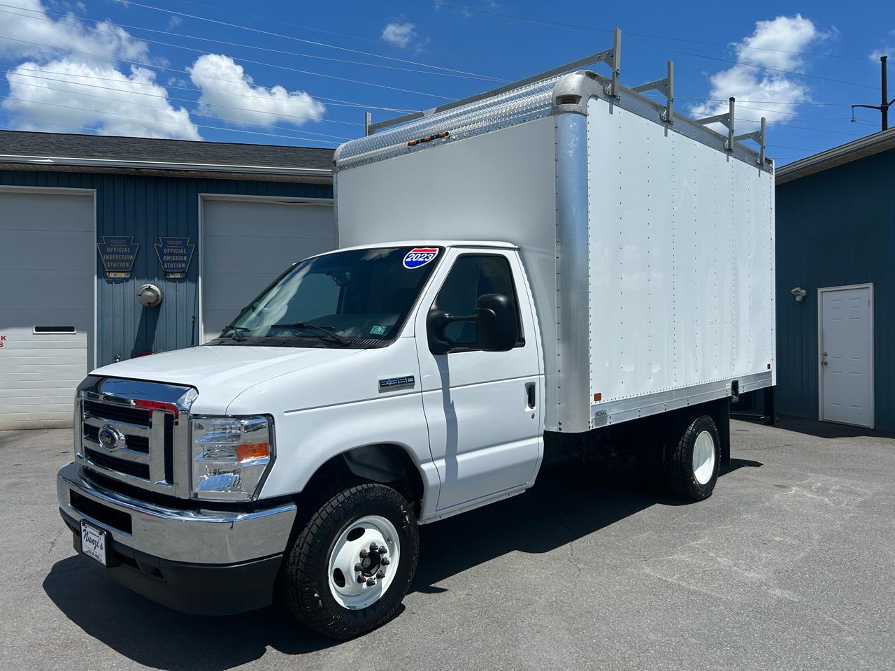 2023 Ford E-Series Cutaway E-350 DRW 138" WB