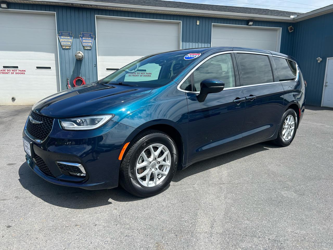 2023 Chrysler Pacifica Touring L FWD
