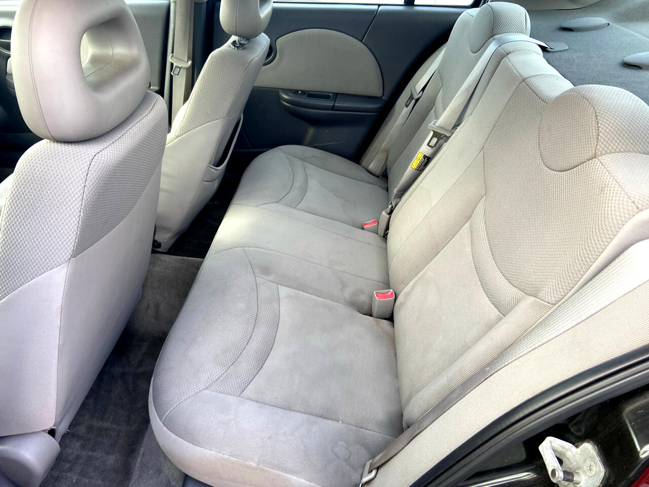 Saturn ION Sedan 2 2003