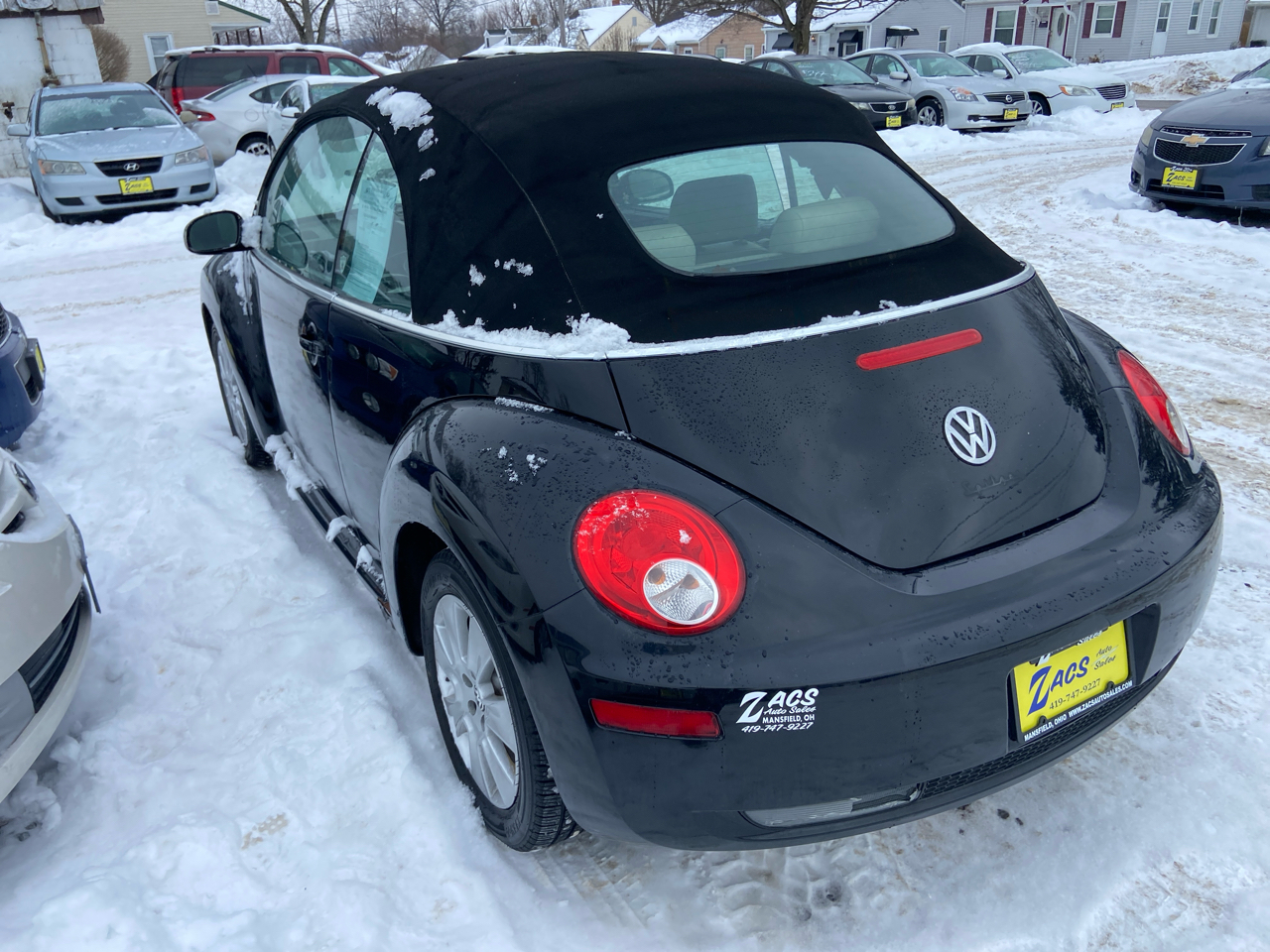 Volkswagen New Beetle 2.5L PZEV Convertible 2010