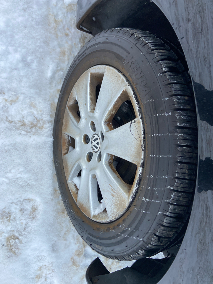 Volkswagen New Beetle 2.5L PZEV Convertible 2010