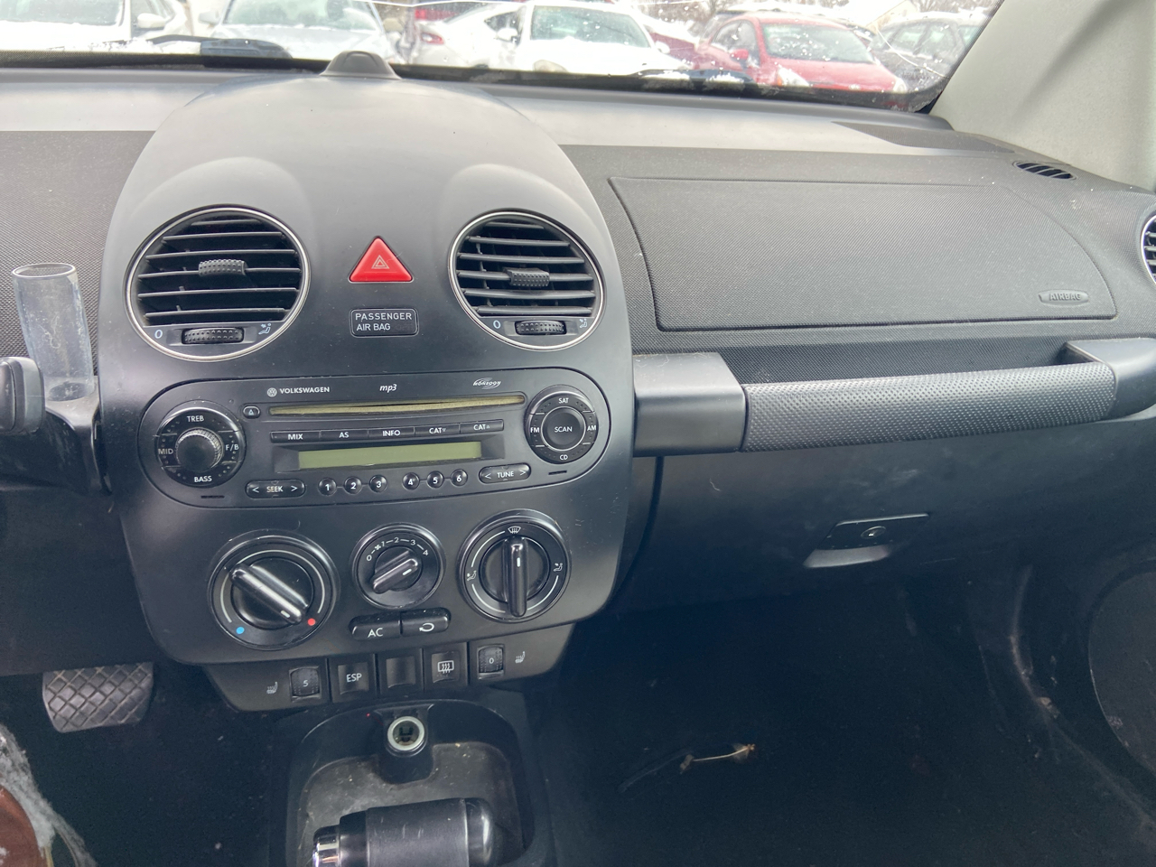 Volkswagen New Beetle 2.5L PZEV Convertible 2010