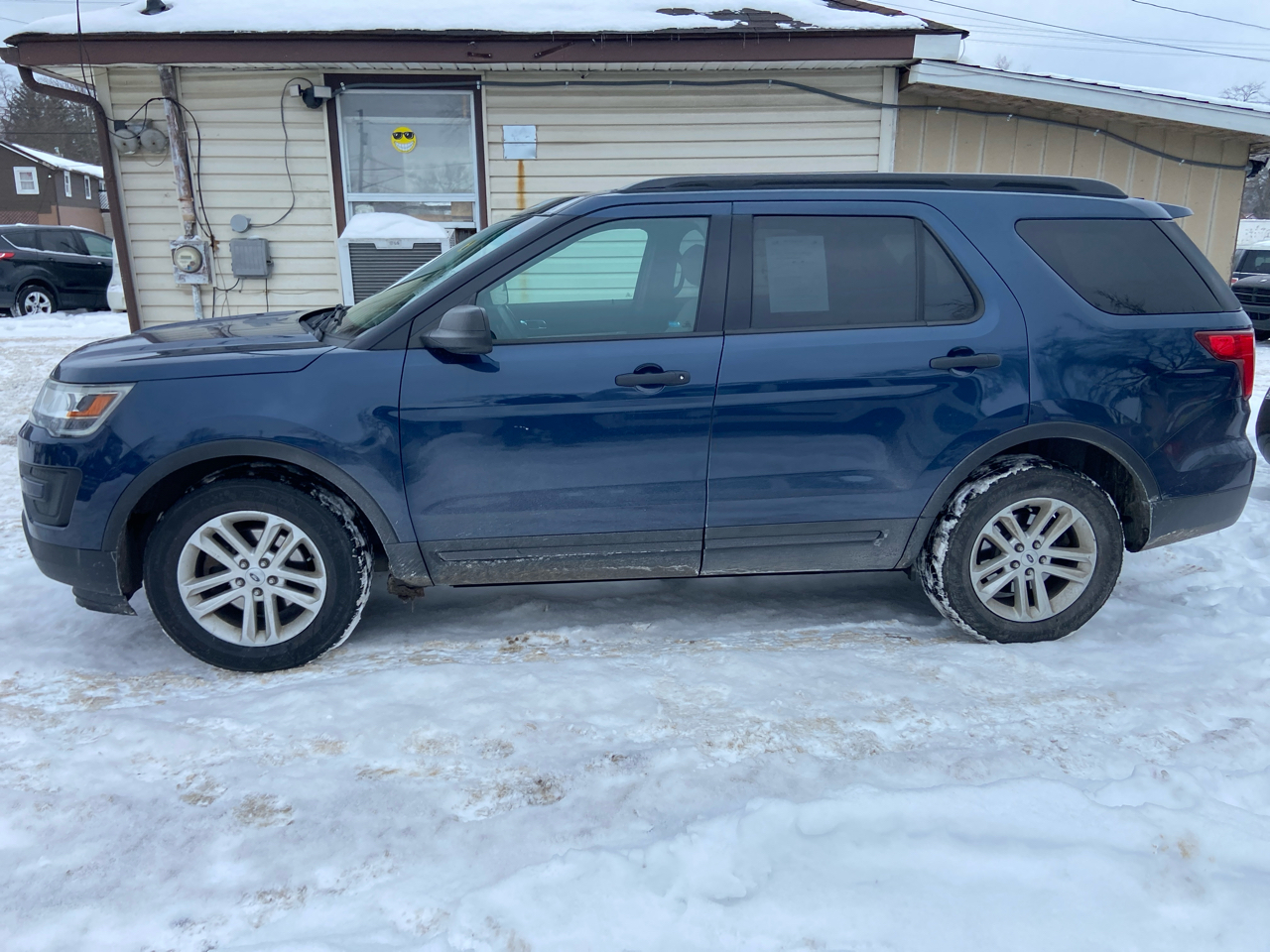 Ford Explorer Base 4WD 2016