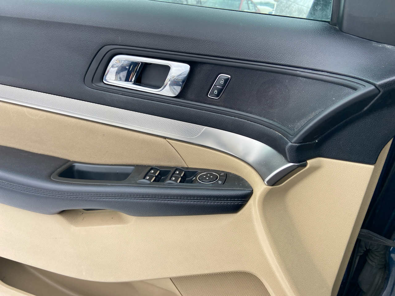 Ford Explorer Base 4WD 2016