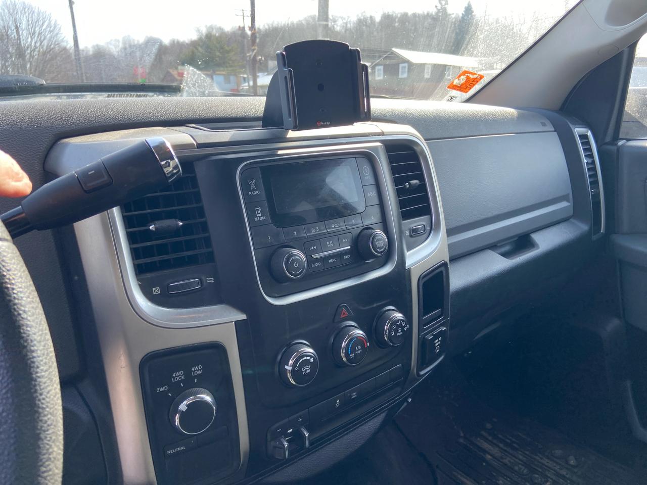 RAM 1500 SLT Crew Cab SWB 4WD 2013