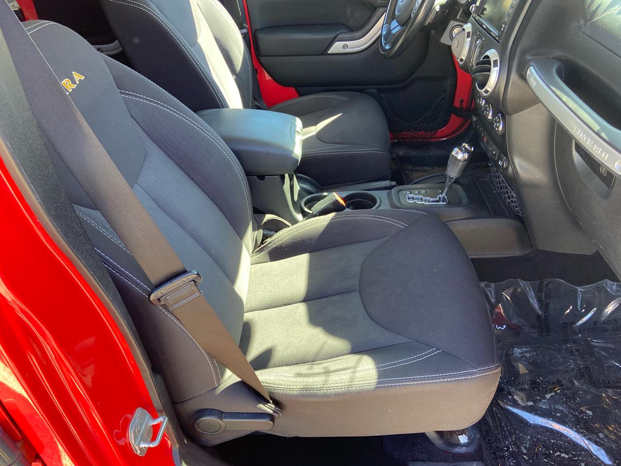 Jeep Wrangler Unlimited Sahara 4WD 2013