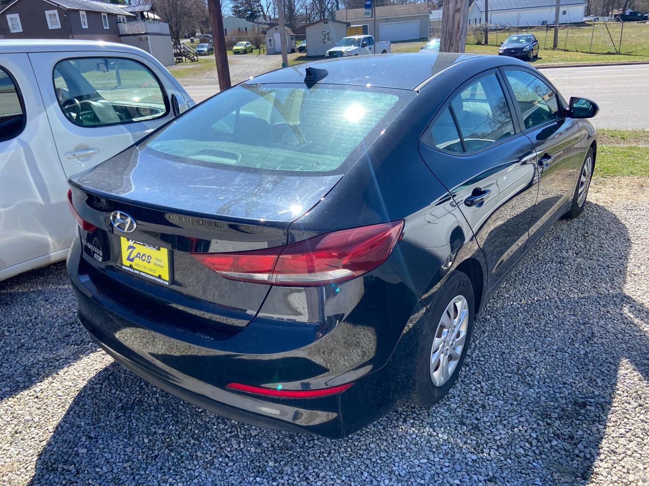 Hyundai Elantra SE 6AT 2017