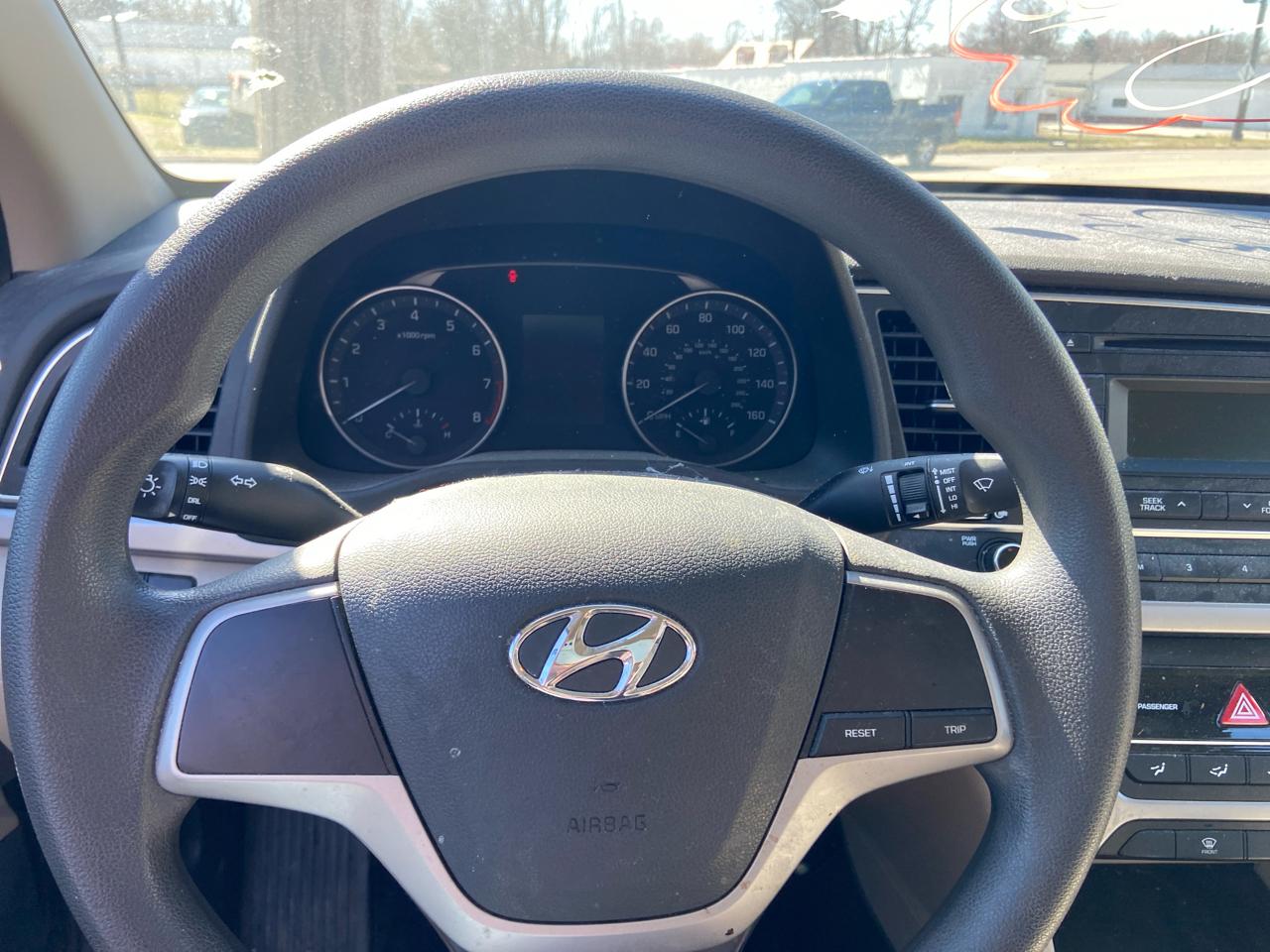 Hyundai Elantra SE 6AT 2017