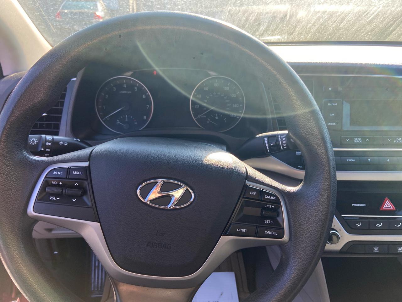 Hyundai Elantra SE 6AT 2017