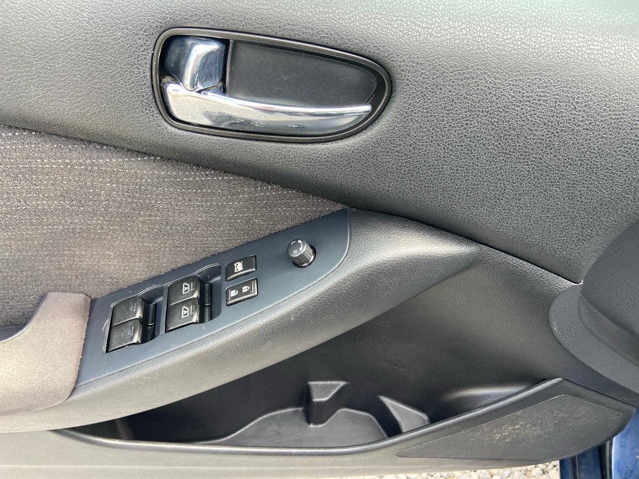 Nissan Altima  2012