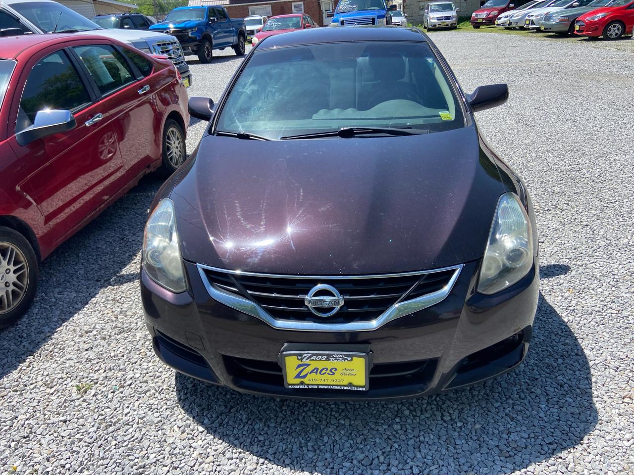 Nissan Altima 2.5 S 6M/T Coupe 2010