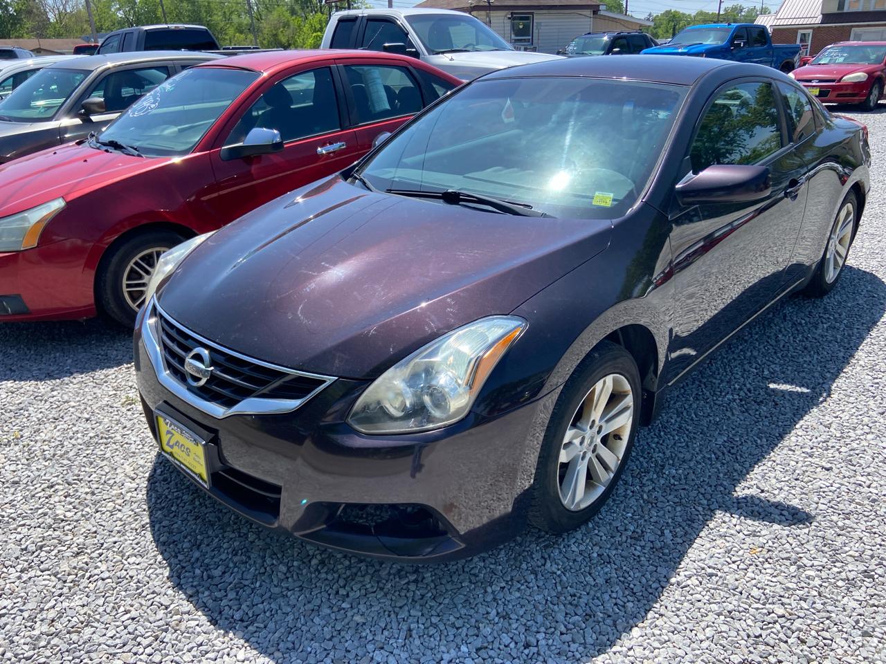 Nissan Altima 2.5 S 6M/T Coupe 2010
