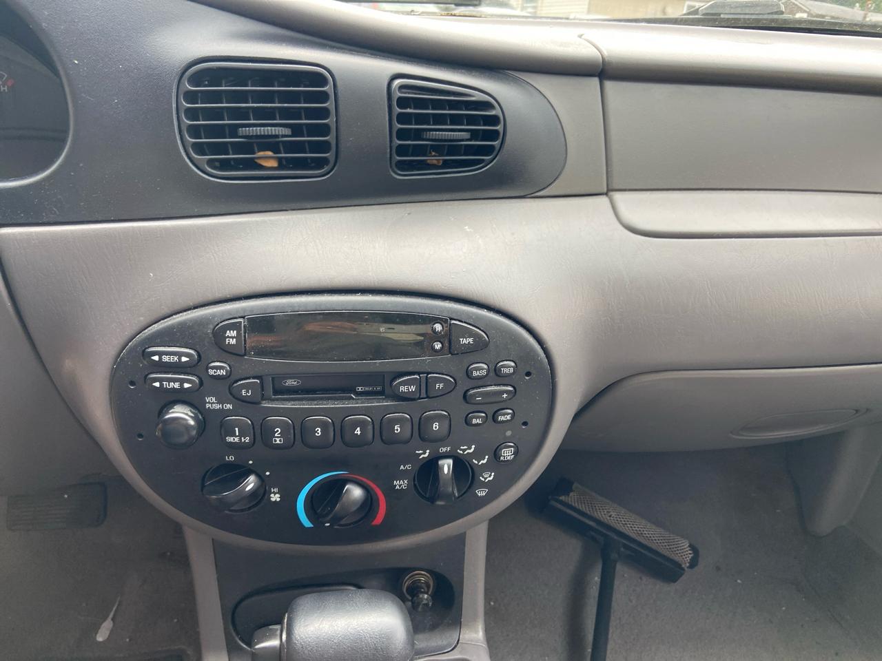 Ford Escort LX 4-Door 1997