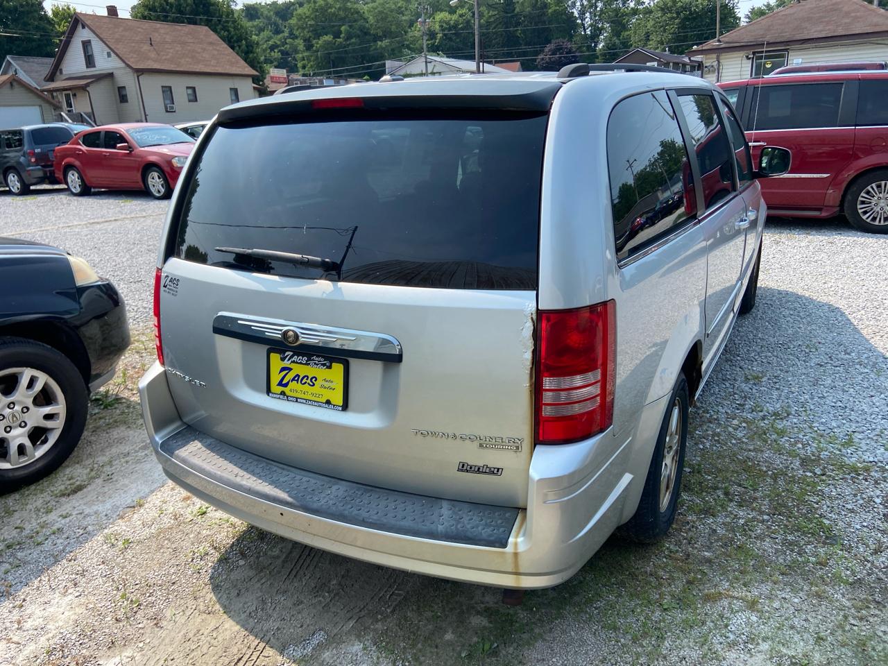 Chrysler Town & Country Touring 2010
