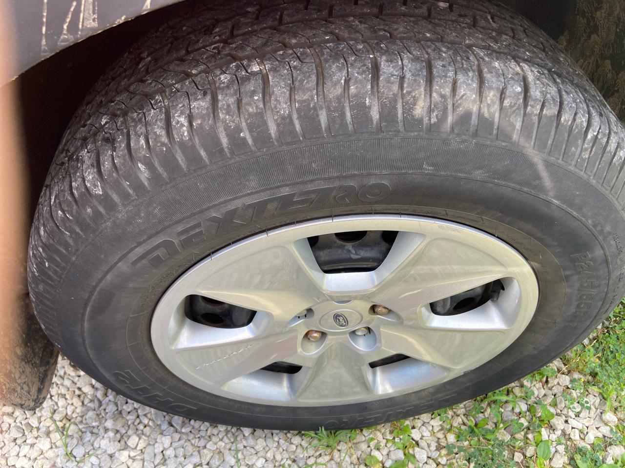 Ford Explorer Base 4WD 2011
