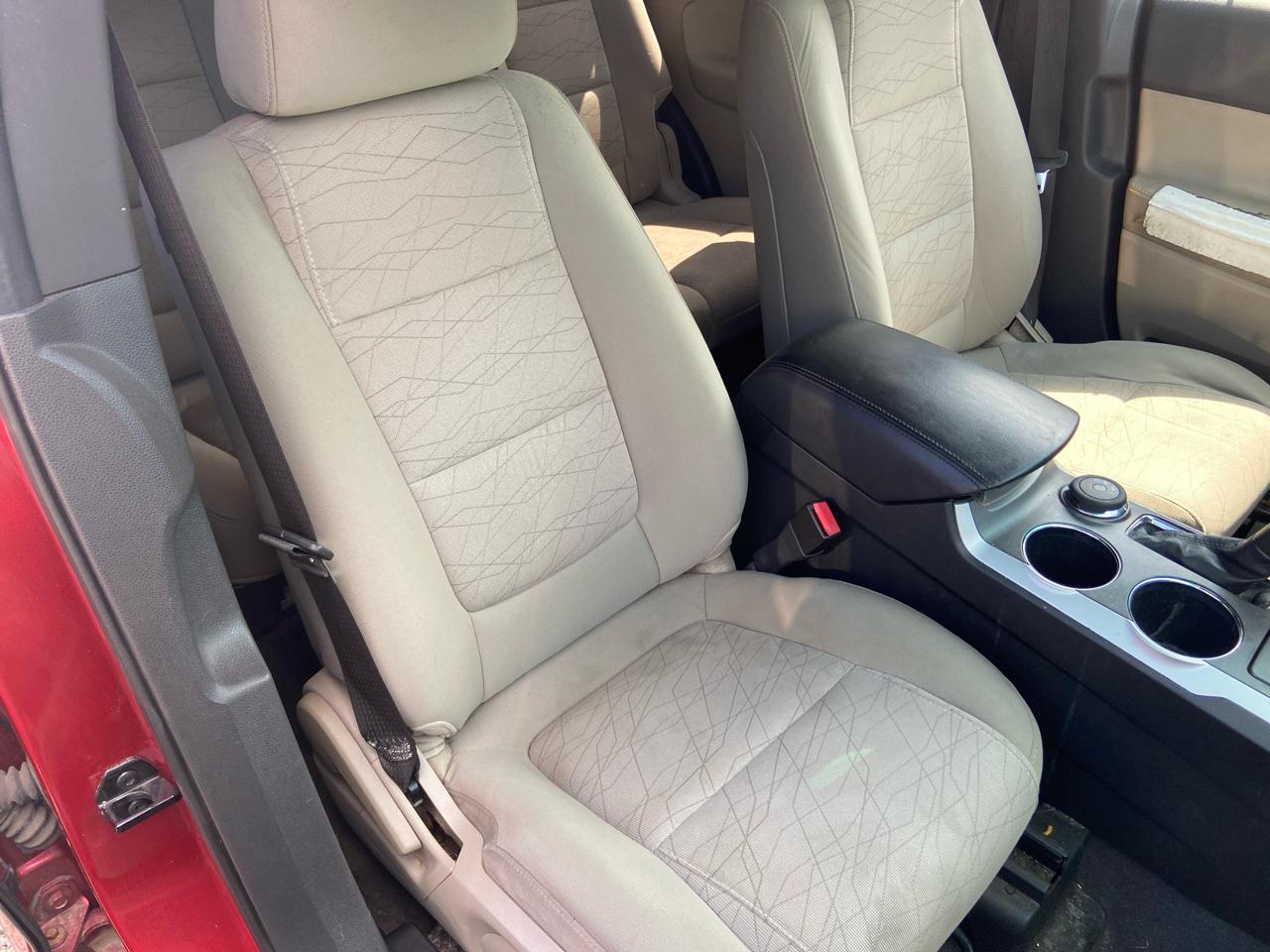 Ford Explorer Base 4WD 2011
