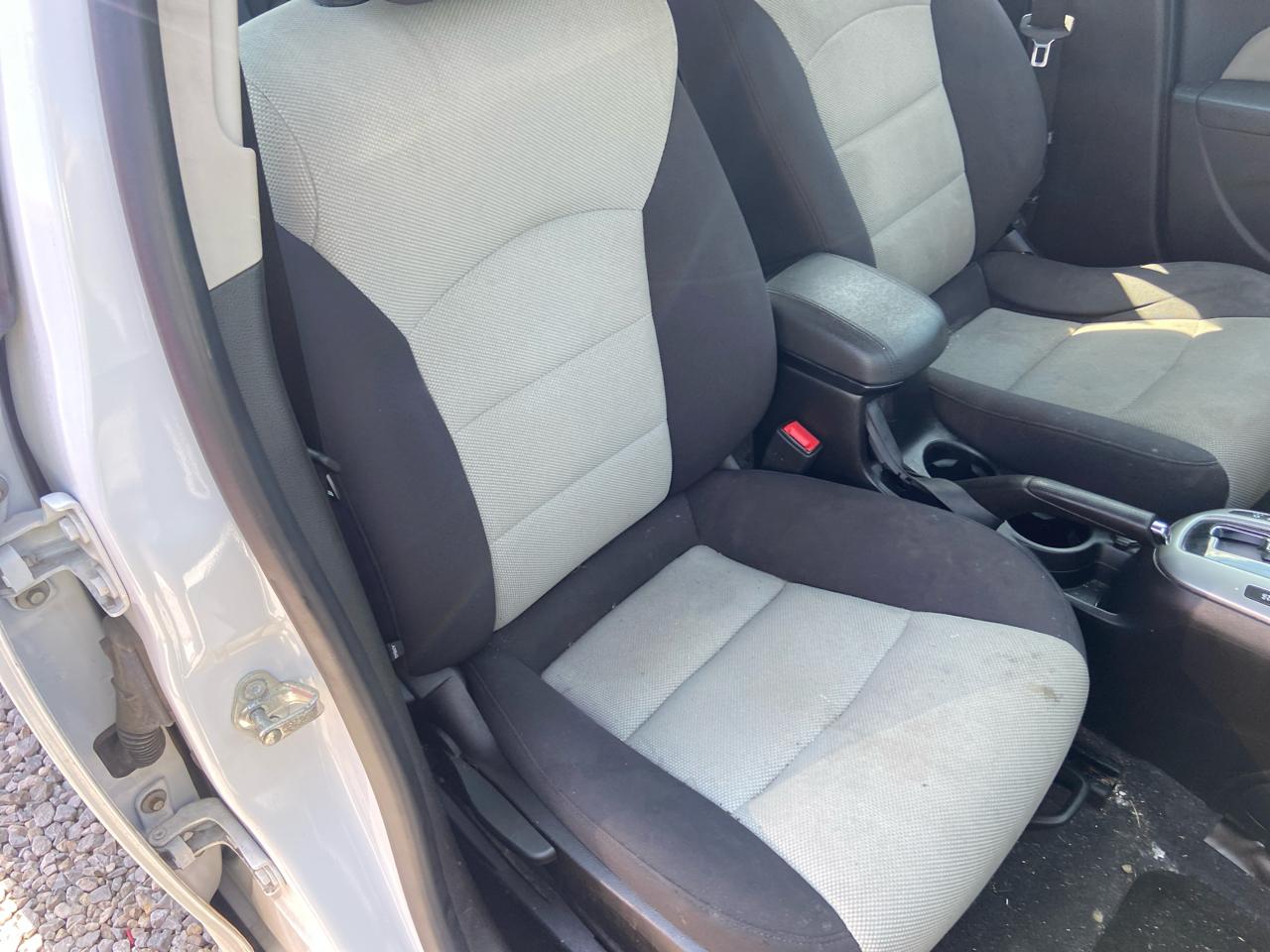 Chevrolet Cruze LS Auto 2013