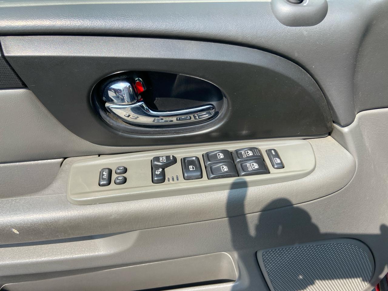 GMC Envoy XUV SLE 4WD 2004