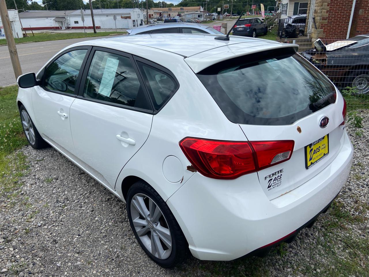 Kia Forte 5-Door SX 2011