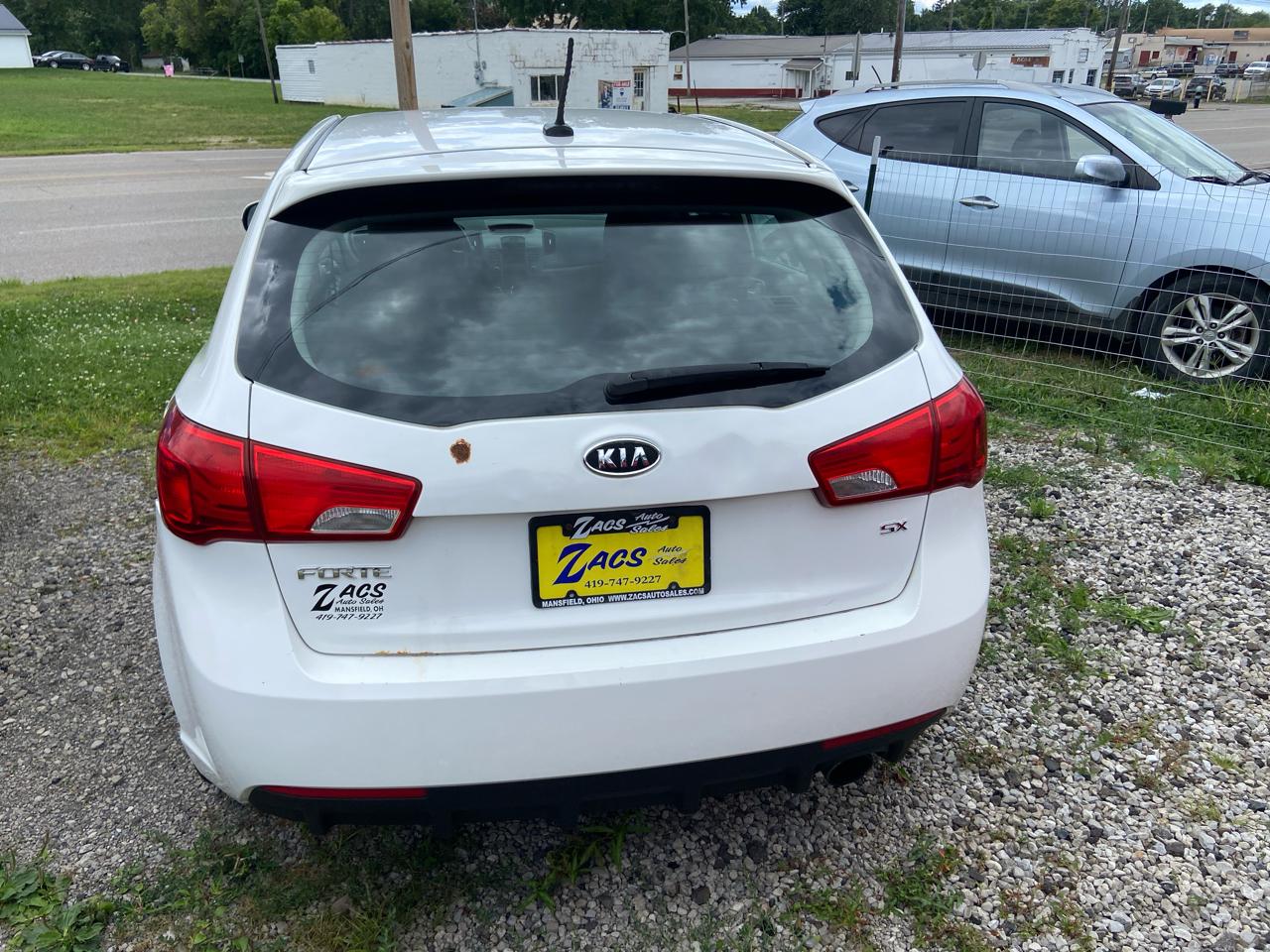 Kia Forte 5-Door SX 2011