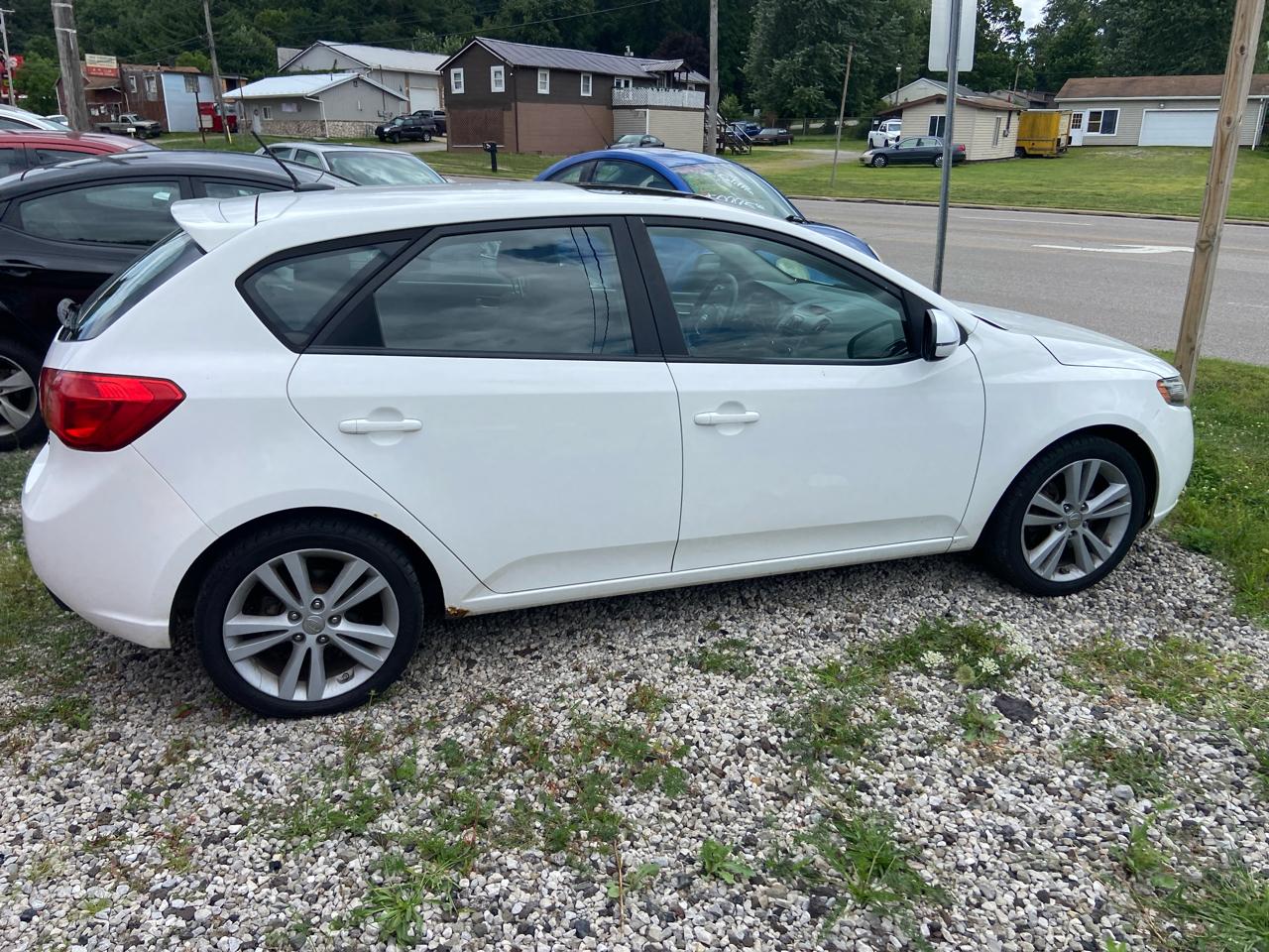 Kia Forte 5-Door SX 2011