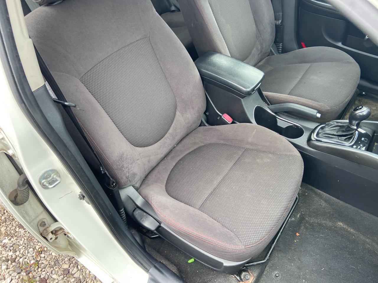 Kia Forte 5-Door SX 2011