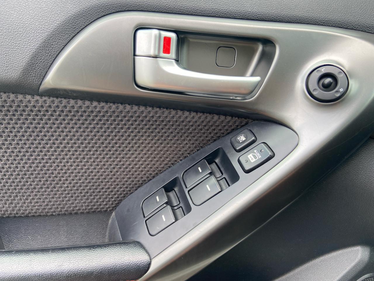 Kia Forte 5-Door SX 2011
