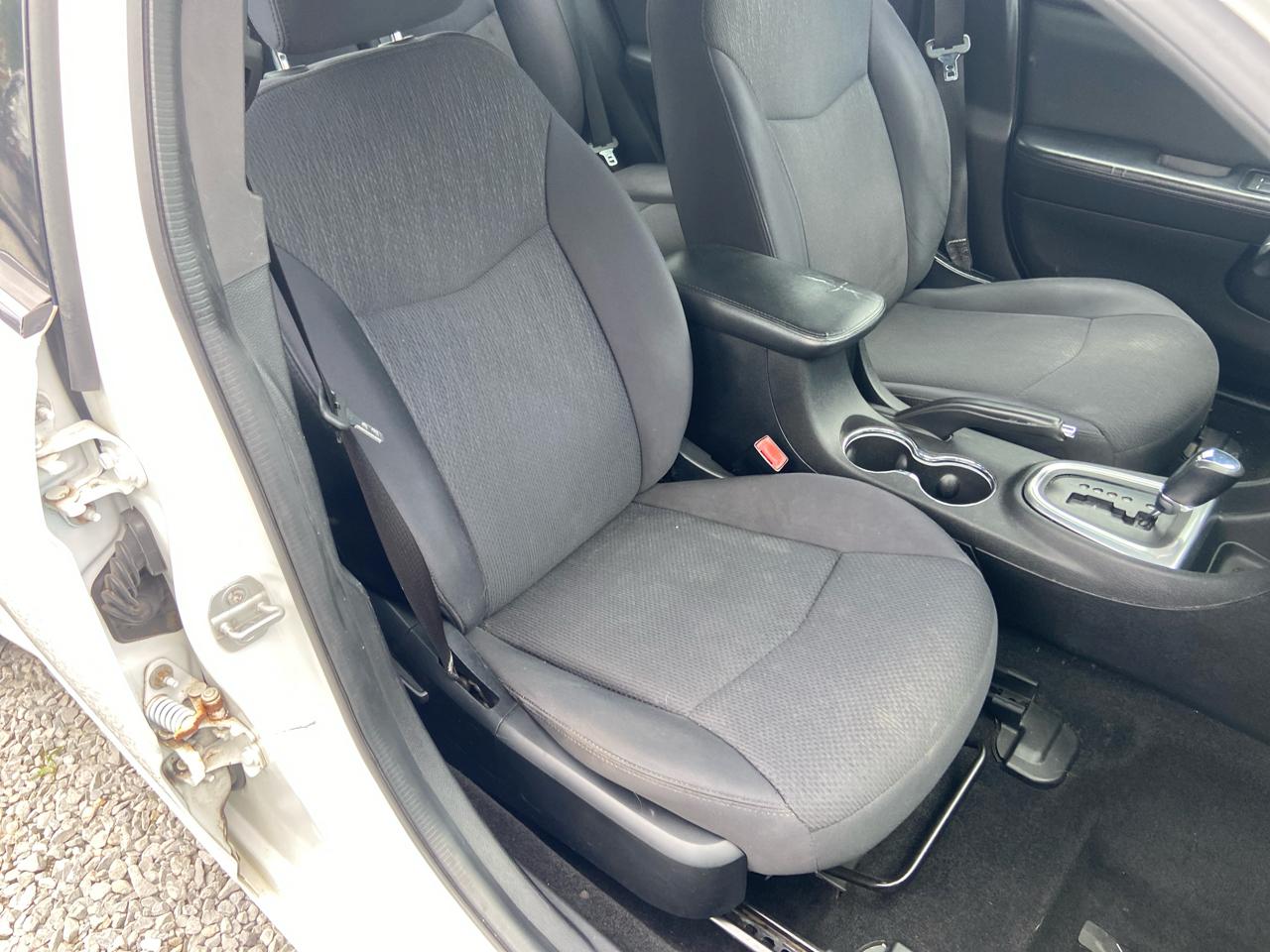 Chrysler 200 Touring 2012