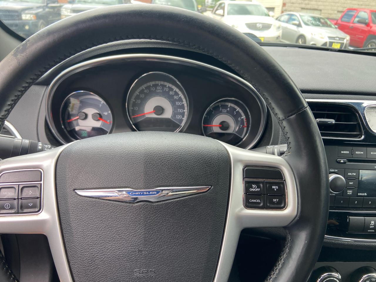 Chrysler 200 Touring 2012