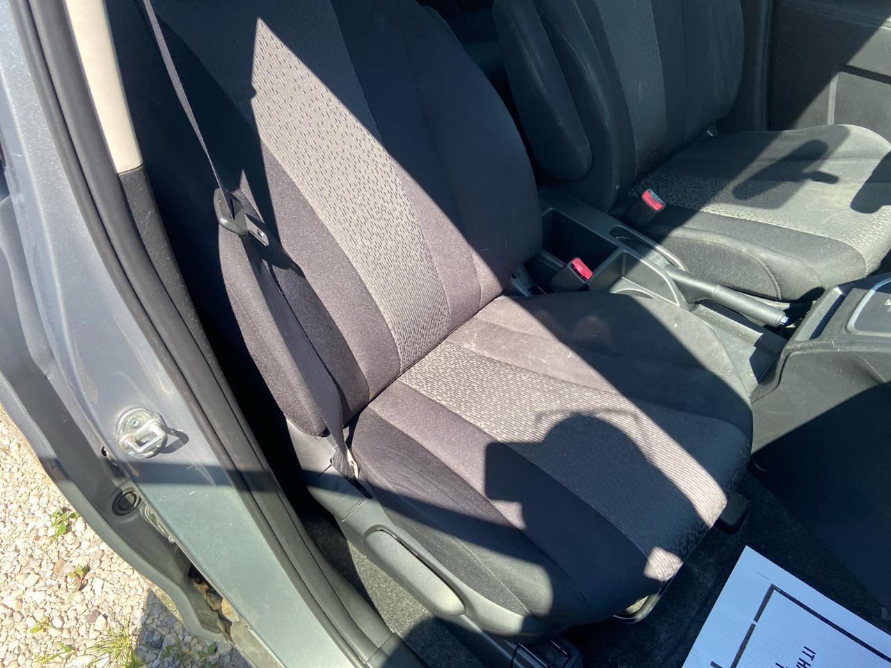 Mazda MAZDA5 Sport 2012
