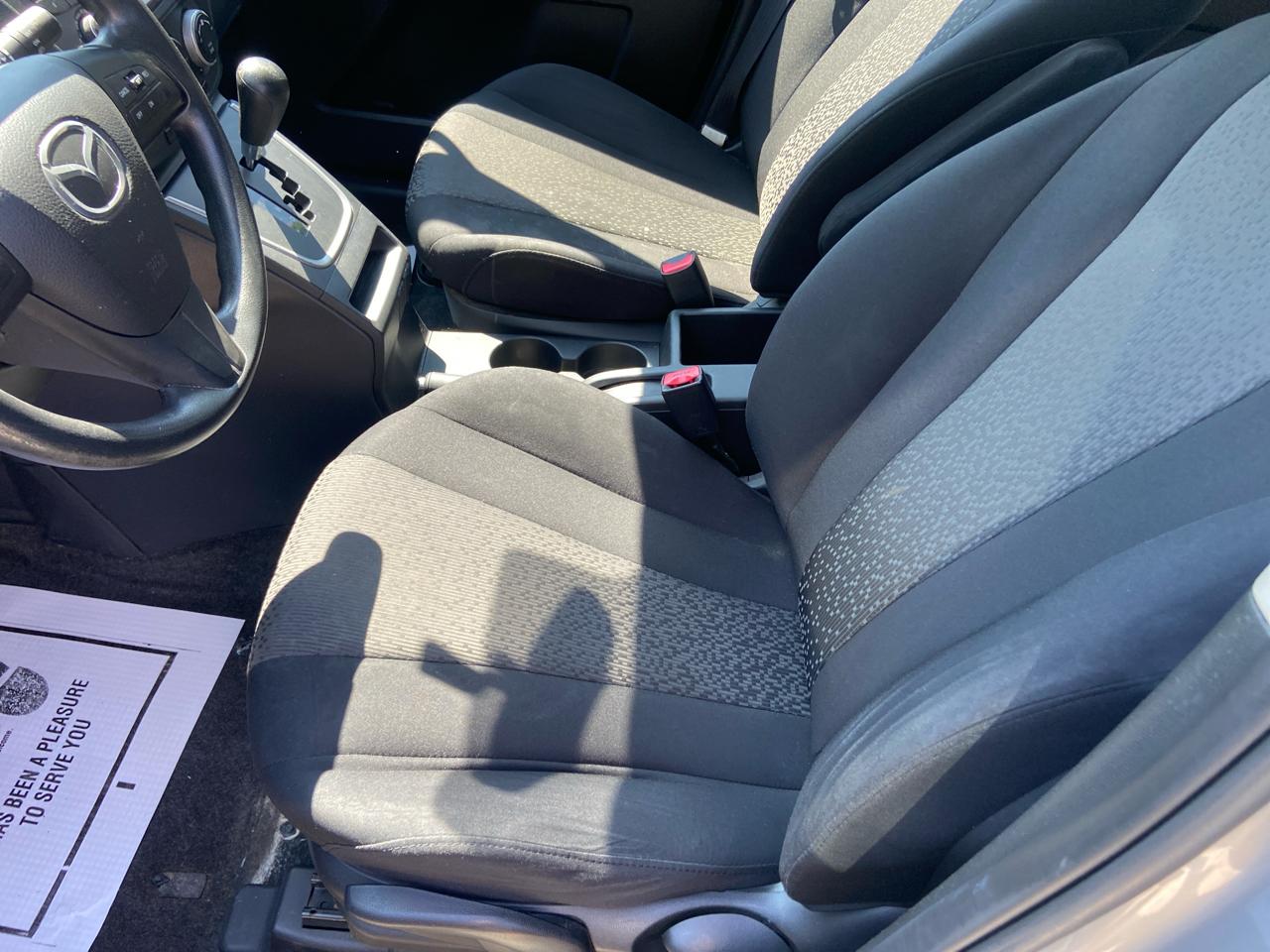 Mazda MAZDA5 Sport 2012