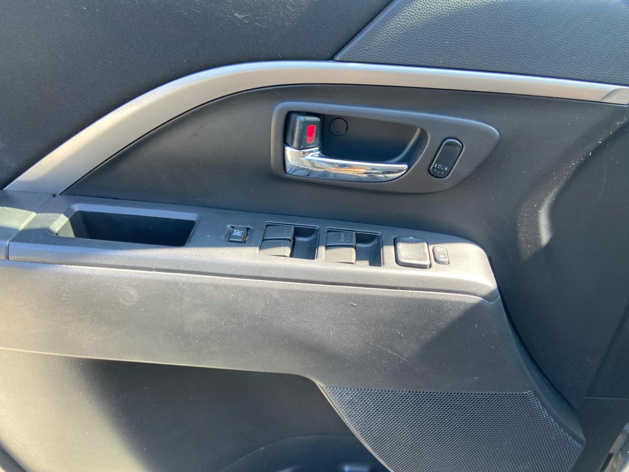 Mazda MAZDA5 Sport 2012