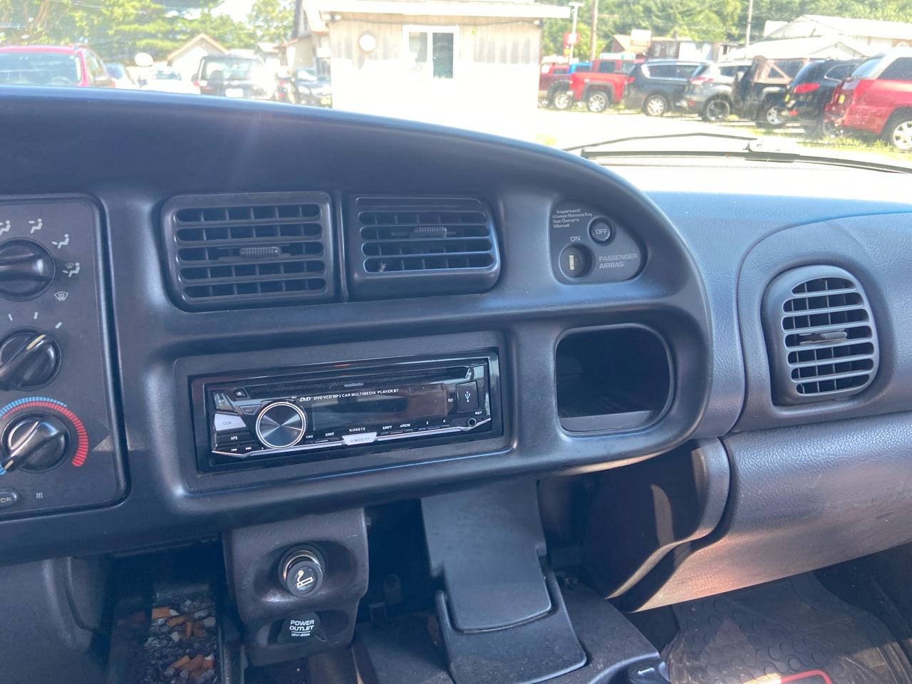 Dodge Ram 1500 Reg. Cab Short Bed 2WD 1999