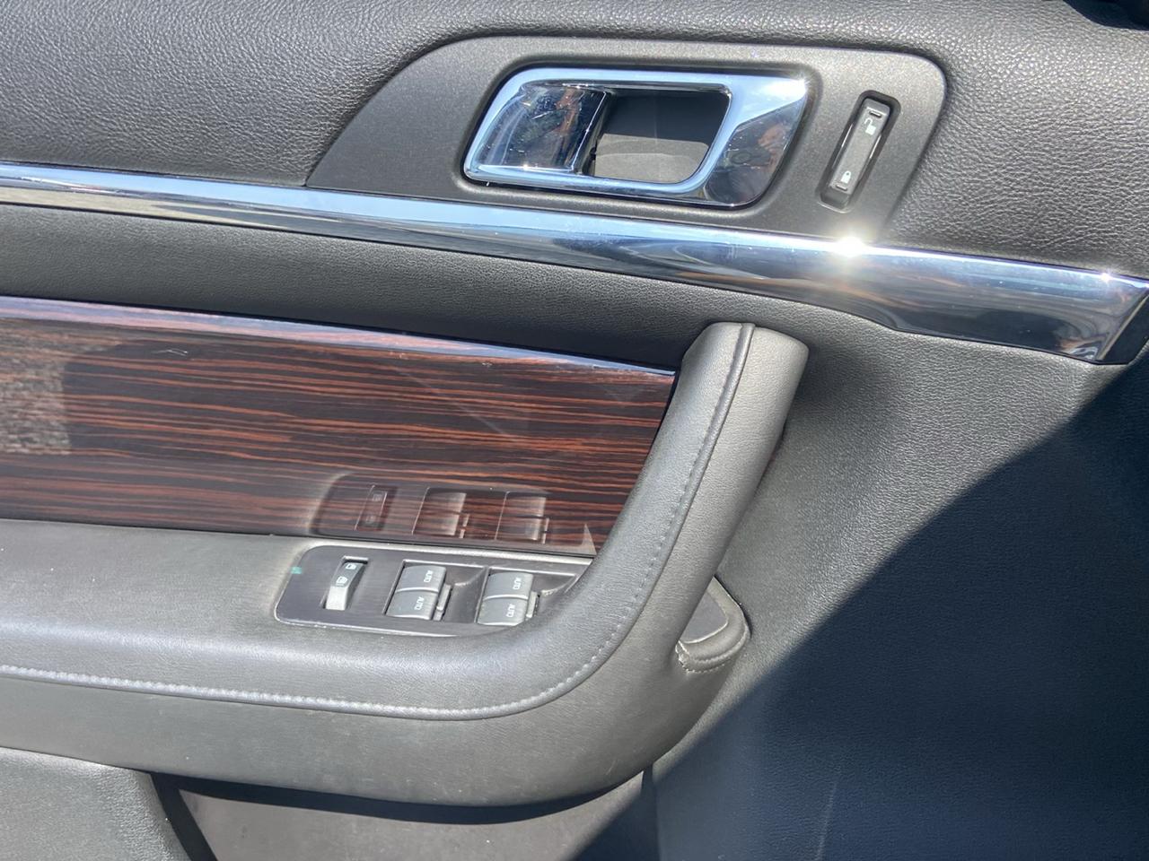 Lincoln MKS 3.7L FWD 2012