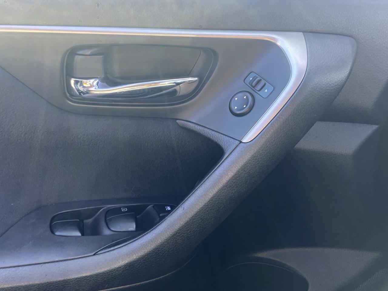 Nissan Altima 2.5 SV 2015
